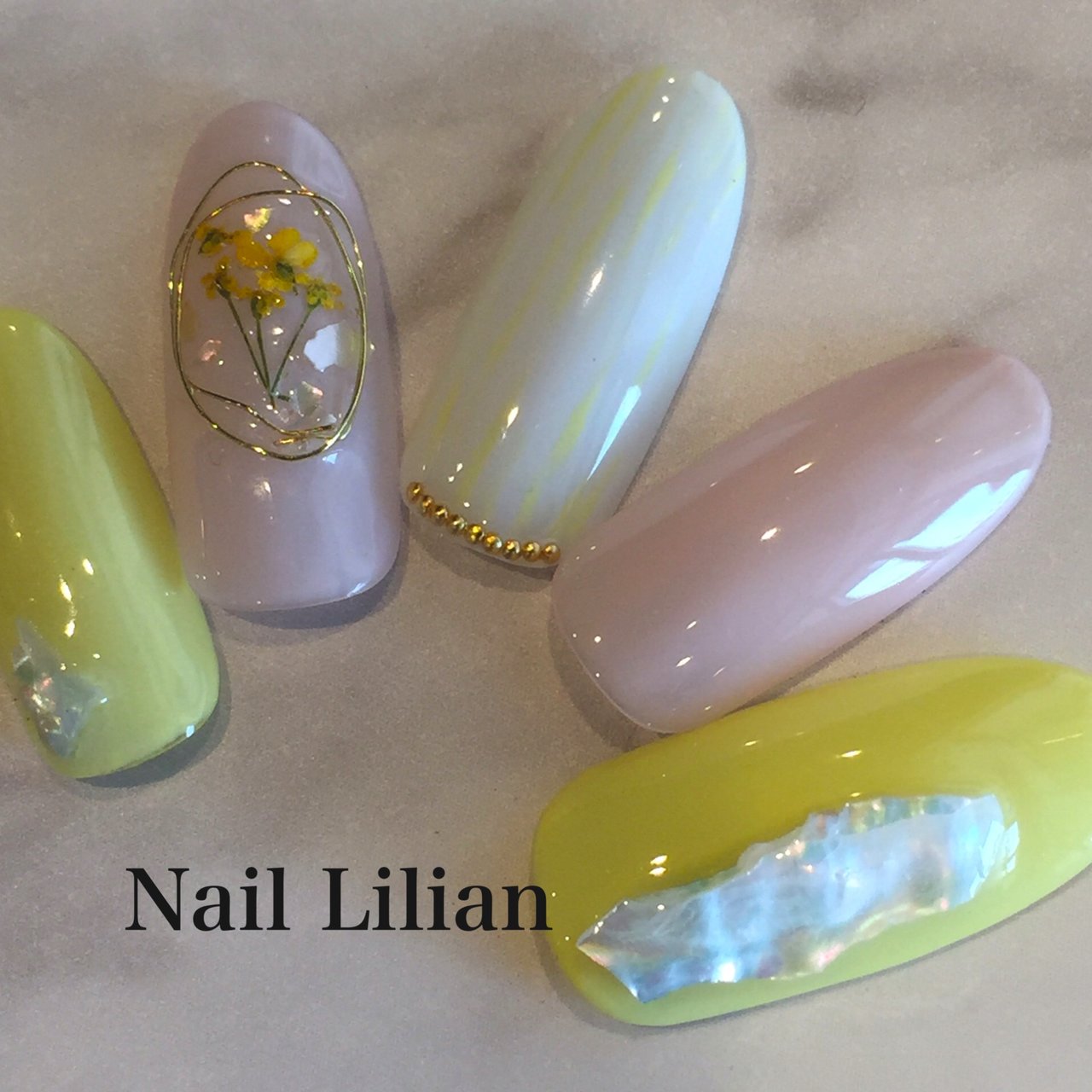 シェル 押し花 イエロー ジェル ネイルチップ Nail Lilianのネイルデザイン No ネイルブック