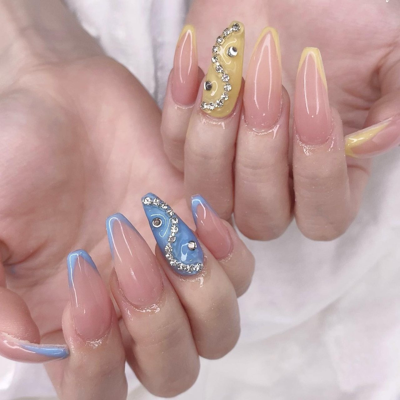 ディズニー　ニュアンス　マグネットネイル　ブライダル　フレンチガーリー　ワンホン ディズニー ニュアンス マグネットネイル ブライダル フレンチガーリー