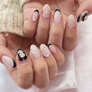 #北九州ネイル#シンプル#特殊パーツ#手書きネイル#グラデーションネイル#アートし放題#キルティングネイル#リボンパーツ#持ち込み画像#室町ネイルサロン#キルティング#フレンチネイル#frenchnail#allseason#handmade#onecolornail#naildesign #네일스타그램#후쿠오카#네일아트#네일#감사합니다#simplenail #freehand #jelnail#팔로우#좋아요#귀여워#팔로우환영#네일디자인 #オールシーズン #バレンタイン #クリスマス #デート #ハンド #フレンチ #パール #キルティング #リボン #ミディアム #オーバル #ホワイト #ブラック #ジェルネイル #お客様 #302 #ネイルブック