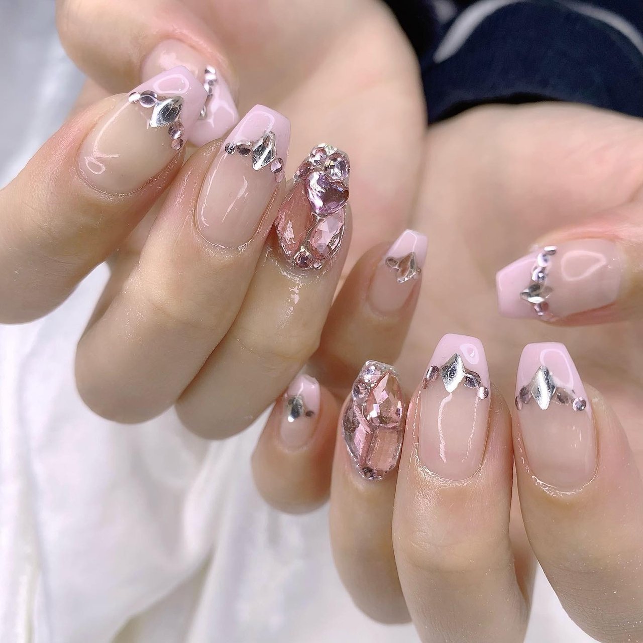 フレンチネイル クリスタル装飾付き No.98 XS ジェルネイルチップ クリスタルハート ピンク フレンチ