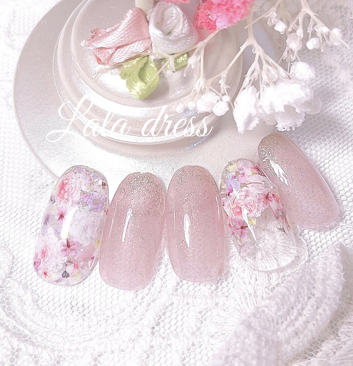 春/夏/ハンド/フラワー/押し花 - dress nailのネイルデザイン[No 