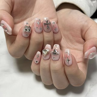 【新品未使用】クロムハーツ ネイルラッカー クィィーン 15ml 試してみた】ネイルラッカー クロムハーツの人気色