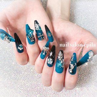 【新品未使用】クロムハーツ ネイルラッカー クィィーン 15ml 試してみた】ネイルラッカー クロムハーツの人気色