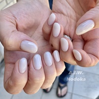 オフホワイトワンカラーのネイルデザイン｜ネイルブック