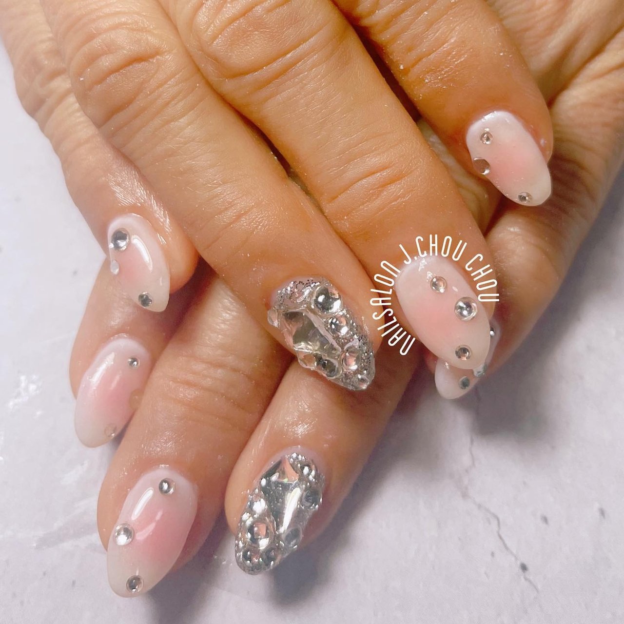 ☆kiki_nail☆ 日焼けキティちゃんネイル‪🔆‬ ————————————————— 場所は予約