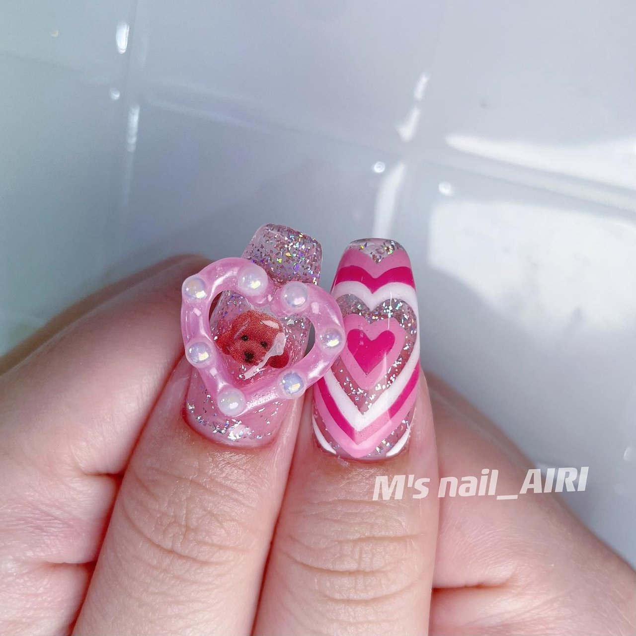 ハンド/ハート/キラキラ/ワンホン/個性派 - あいりのネイルデザイン[No