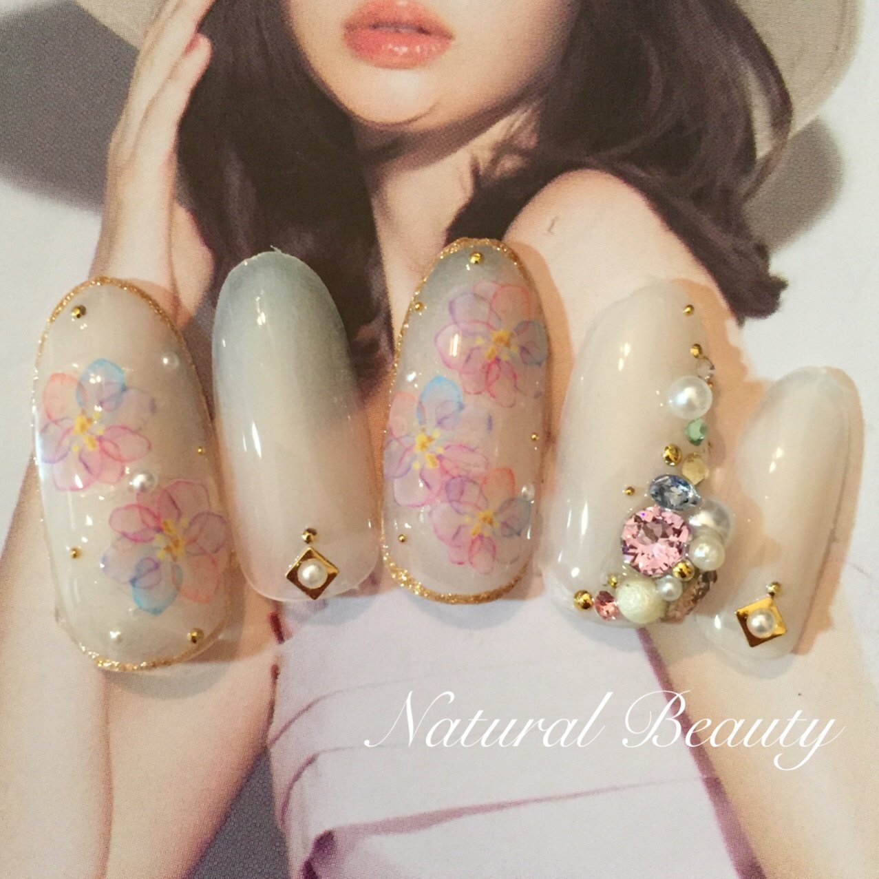 春 夏 ハンド ビジュー フラワー Naturalbeautyのネイルデザイン No ネイルブック