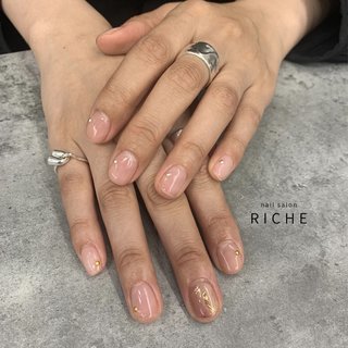 クリアベースネイル 
ゴールドのアクセサリーのアートネイルにクリアベースで、ブリオンをアクセントにデザインしました。
洗練された涼しげなデザインでお洒落。

担当　かんちえ

#RICHE #nailsalon #ネイルサロンリッシュ #nailsalonriche #nail #nailart #岐阜 #岐阜市 #ネイルサロン #リッシュ #ネイル #岐阜市ネイルサロン #岐阜ネイルサロン #ジェルアート #instanails #nails #naildesigns #ネイルサロン岐阜 #ネイルサロン岐阜市 #ネイル岐阜 #ネイル岐阜市 #岐阜市パラジェル #岐阜パラジェル #パラジェル岐阜 #パラジェル岐阜市 #パラジェル登録サロン ＃クリア#ブリオン #シンプルネイル #オールシーズン #梅雨 #海 #リゾート #ハンド #シンプル #ビジュー #ニュアンス #ミディアム #オーバル #クリア #ゴールド #シルバー #ジェルネイル #nailsalon RICHE #ネイルブック
