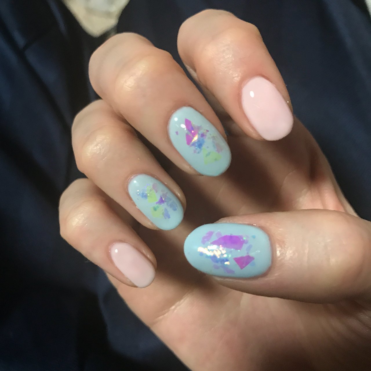 ハンド ホログラム ホイル ピンク 水色 ぐーでったまたまっのネイルデザイン No ネイルブック