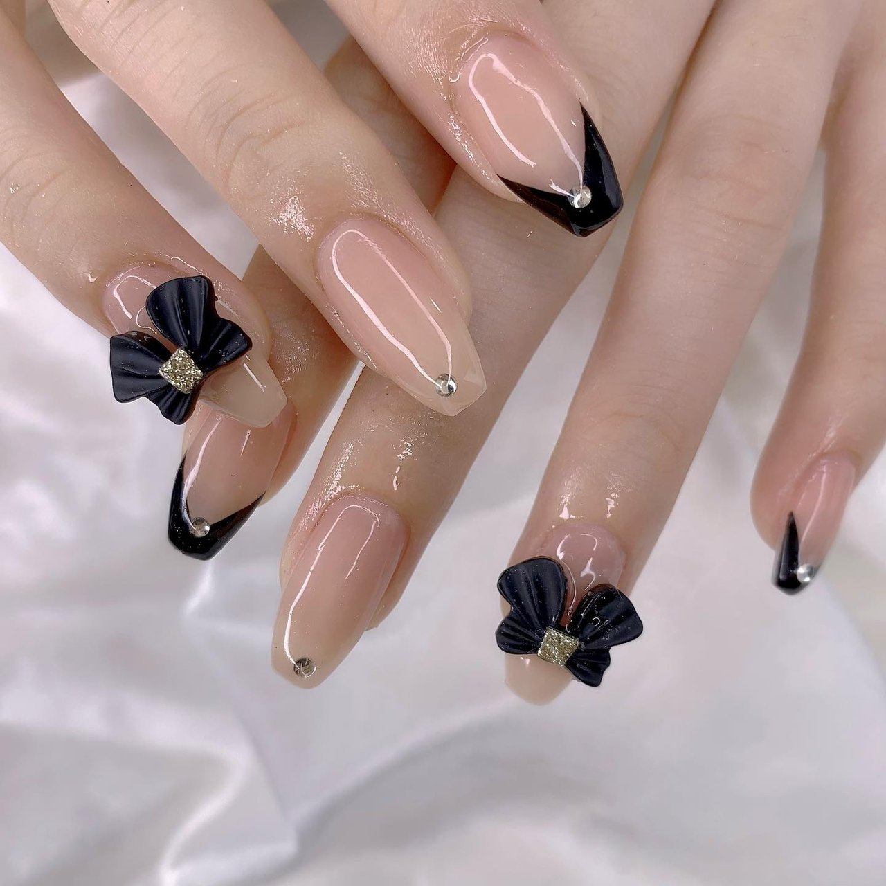 韓国ネイル リボンネイル フレンチネイル ワンホンネイル ちゅるちゅるワンホンネイル❣️ #ワンホンネイル #キラキラ