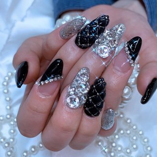 ブラックキルティングネイルのネイルデザイン｜ネイルブック 