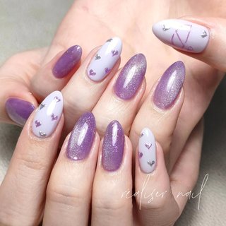 . 推し活ネイルのお客様♪
今年はイベントがたくさん復活されていて嬉しいです💜
.
紫×ハート(トランプ)×ロゴマーク
オススメのマグネットで！
.
本日福岡公演楽しんできて下さい☺️💜
.
.
.
.
.
.
なりたいを叶える✧
オリジナルデザインおまかせください♪
réaliser nail【リアリゼネイル】
.
✄美容室【hairworks-RW】内
新日本橋駅徒歩1分
三越前駅徒歩5分
店内の階段を上がって2階までお越しください。
.
.
ご予約はDM・LINE・HOT PEPPER Beauty・ネイリーにて☆
お気軽にお問い合わせください。
LINE→@272ghrbh Instagram→realiser.ykk
#リアリゼネイル #ykk_nailist#ネイル #nail #nailart #ジェルネイル #ネイルアート #nails #naildesign #ネイルデザイン #美甲 #gelnail #네일 #instanails #ネイルサロン #nailstagram #ジェル #젤네일#うるつやネイル#概念ネイル#推し活#推しのいる生活#推しネイル#痛ネイル#リアリゼ推しネイル#SnowMan#snowmanのある生活 #深澤辰哉#スノーマン#ジャニオタさんと繋がりたい #オールシーズン #推し活 #ハンド #ハート #痛ネイル #マグネット #ミラー #ロング #オーバル #パープル #シルバー #メタリック #ジェルネイル #お客様 #réaliser nail 【リアリゼネイル】 #ネイルブック