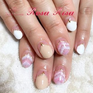 ✨ ⭐︎3周年記念⭐︎✨ 【アートし放題 60分 オフ無料 ※新規限定】 Instagramからのご予約ですと¥7,000❣️ お気軽にお問い合わせ下さい☺️ #kawaii #spring #jelnail #yokohama #japan #nails #nailart #nailstagram #instagood #instanails #peacock #rosarisa #ネイル #ネイルサロン #横浜 #台町 #ピーコックネイル #初回限定 #ジェルネイル #フレンチネイル #スカルプチュア #スカルプ #アートし放題 #オールシーズン #ハンド #フレンチ #変形フレンチ #ピーコック #エスニック #ショート #ホワイト #ベージュ #スモーキー #ジェルネイル #お客様 #nail_salon_Rosa_Risa #ネイルブック