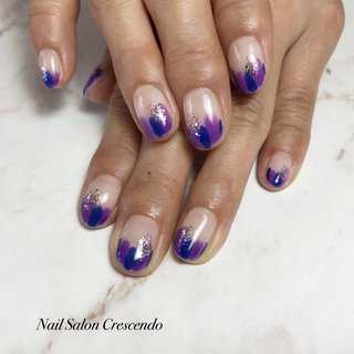ブルー×パープルがステキ💜💙💜 お任せで#塗りかけネイル 😉💅 #梅雨 #パーティー #デート #女子会 #ハンド #ニュアンス #ショート #ラウンド #ネイビー #パープル #シルバー #ジェルネイル #お客様 #瀧本桃果 #ネイルブック