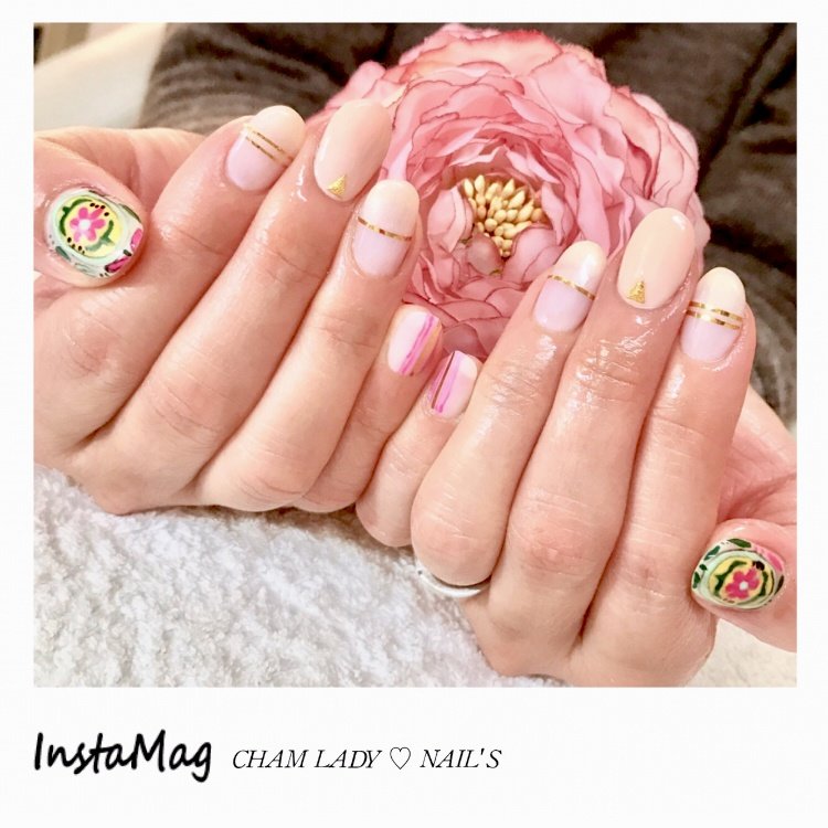 女子会 ハンド フラワー バイカラー ボタニカル Cham Lady Nail Sのネイルデザイン No ネイルブック