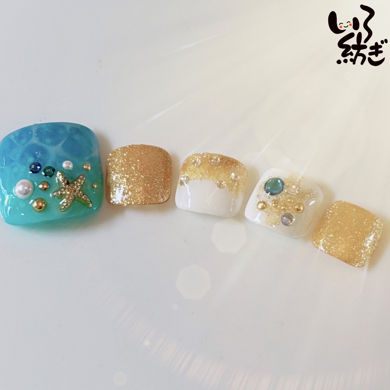 夏/フット/ホワイト/ターコイズ/ゴールド - nailsalon✨いろ紡ぎの