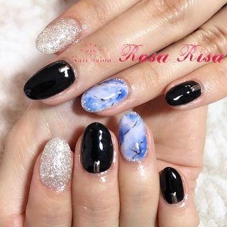 ブラック×大理石ネイル✨ ✨ ⭐︎3周年記念⭐︎✨ 【アートし放題 60分 オフ無料 ※新規限定】 Instagramからのご予約ですと¥7,000❣️ お気軽にお問い合わせ下さい☺️ #kawaii #summer #jelnail #yokohama #japan #nails #nailart #nailstagram #instagood #instanails #rock #cool #black #blue #silver #rosarisa #ネイル #ネイルサロン #横浜 #台町 #ロックネイル #ブラック #ブラックネイル #大理石ネイル #スカルプチュア #スカルプ #アートし放題 #横浜駅 #神奈川 #オールシーズン #ハンド #ラメ #ワンカラー #タイダイ #マーブル #ロック #ミディアム #ブルー #ブラック #シルバー #ジェルネイル #お客様 #nail_salon_Rosa_Risa #ネイルブック