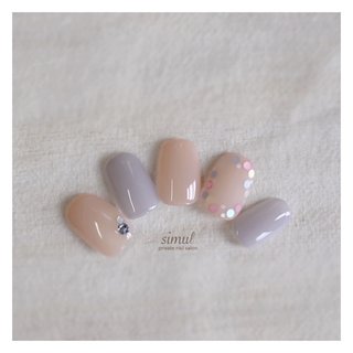 ＊7月定額デザイン⑥＊ ・
・
#7月定額デザイン 
#囲みホログラムネイル 
#ネイルデザイン #newデザイン #サンプルチップ #調布ネイル #西調布ネイルサロン #木の温もり溢れるプライベートサロン #ネイルブック #nailbook #ネット予約できます　
・
・
⚪︎シンプルカジュアルなデザインが得意なサロンです
⚪︎詳しいサロン情報はネイルブックで✨
・
・
nailsalon simul

京王線西調布駅より徒歩5分
京王線飛田給駅より徒歩12分
京王線調布駅より徒歩20分 #シンプル #ホログラム #マット #ジェルネイル #ネイルチップ #simul-シムール- #ネイルブック
