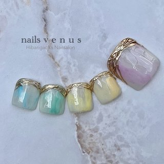 . この度
PREANFA×Nailbookサポーターを継続させて
頂く形となりました。
4期生としてアイテムの魅力を発信し
お客様に喜んでいただけたら嬉しいです。
.
.
6月23日に発売された《サニーデイ》シリーズを使用し
“夏に向けたフットネイルデザイン”を投稿させて頂きました✧︎*。

サニーデイシリーズは6色展開ですが今回は5色を
アートカラーとして使用させて頂きました
可愛いいパステルカラーでニュアンスに仕上げています✧︎*。
.
#pr #nailbookプリアンファサポーター #サニーデイシリーズ #フットネイル #プリジェル #プリアンファサポーター 
#ひばりヶ丘 #ひばりヶ丘ネイルサロン #西東京市 #nailbook_fan
#夏に向けたフットネイルデザイン #7月 #7月ネイル #フットネイル夏 #夏 #梅雨 #海 #リゾート #フット #ニュアンス #ミラー #リング #ショート #スクエア #ホワイト #ゴールド #カラフル #ペディキュア #ネイルチップ #ひばりヶ丘ネイルサロンNAILS VENUS（ネイルズヴィーナス） #ネイルブック