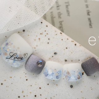New Design 
最近お仲間入りした
アイテムを沢山使って
おニューなデザイン
作成してみました♪

奥行き感のある、
マット仕上げの
ヒンヤリ涼しげな
デザインがカワイイ ♡ˎˊ˗

-

カラー
@kokoist_japan　E-91
@lem._official　nm-01
@agehanails　Nuance White

ホログラム
@smint_product　SH-5、SS-3

-


涼しげなヒンヤリネイル、
めちゃオススメです♡


•••••••••••••••••••••••••••••••••••••••••••••••••••••••••••

eti エティ　PRIVATE NAIL SALON
@eti_nailsalon
杉並区阿佐ヶ谷　徒歩8分

【etiはこんなお悩みをお持ちの
方にオススメなサロン】
➴
᛭ジェルをしてみたけど持ちが悪い
᛭今のネイルに満足していない
᛭自爪にコンプレックスがある
᛭爪が薄い・弱い・小さい・反っているからネイルがやりたいけど出来るか心配
᛭ネイルサロンが初めてだから分かりやすく説明して欲しい

【etiでオススメのデザイン】
➴
✰上品でふんわりとした大人可愛いネイル
✰ワンポイントアートが楽しめるオフィスネイル
✰綺麗めニュアンスネイル

etiでは丁寧なケアとお爪を痛めずに美爪を育成しながら
ジェルを楽しむ独自の方法を取り入れ、キレイなフォルムと１ヶ月うる艶＆持ちが持続する
ネイルをお客様に提供しています✡｡:*.ﾟ

᛭爪を育てながらジェルが楽しめるサロン
᛭落ち着いた大人のためのサロン
᛭完全予約制の隠れ家サロン
᛭30～80代のお客様にご来店頂いています
᛭可愛い看板犬にも会えます♡



•••••••••••••••••••••••••••••••••••••••••••••••••••••••••••

#naildesigns #nailstagram #instanails 
#privatenailsalon 
#阿佐ヶ谷ネイル #高円寺ネイル
#プライベートネイルサロン 
#オフィスネイル 
#お子様お連れok 
#子連れOKネイルサロン
#ビーチネイル #8月ネイル
#リゾートネイル #7月ネイル
#海ネイル
#大人夏ネイル 
#大人ネイルサロン 
#フットジェル
#ペディキュア
#キラキラネイル
#美フォルムネイル
#うる艶ネイル #美爪育成サロン 
#美爪育成 #大人シックネイル 
#大人可愛いネイル 
#大人上品ネイル 
#大人ネイル 
#2023夏フットネイル保存版 
#2023夏ネイル保存版 
#nailbook_fan #nailbook_fun #夏 #オールシーズン #リゾート #ブライダル #フット #ホログラム #マグネット #マット #キラキラ #シアー #ショート #スクエアオフ #ホワイト #ブルー #ネイビー #ペディキュア #ネイルチップ #eti　PRIVATE NAIL SALON #ネイルブック
