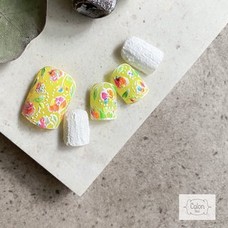 トレンドのネオンカラーで花柄🌿 
⁡＊甘皮ケア込みの表示価格

＊……………………………………………………
𝗖𝗼𝗹𝗼𝗻 𝗡𝗮𝗶𝗹 -コロンネイル-
⁡
🅾🅿🅴🅽 平日𝟭𝟮:𝟬𝟬〜𝟮𝟭:𝟬𝟬
　　　　　土日祝𝟭𝟭:𝟬𝟬〜𝟮𝟬:𝟬𝟬
【定休日】火曜日
　　　　　(不定期に休業日有り)
⁡
🅷🅿 https://colonnail.com
⁡
📍東京都渋谷区恵比寿西𝟮-𝟯-𝟵 
　　浦-𝗠𝗞𝗬ｴﾋﾞｽﾋﾞﾙ𝟲𝟬𝟲

＊……………………………………………………

#colonnail 
#コロンネイル 
#恵比寿ネイル 
#ネオンカラー 
#フットネイル 
#イエロー 
#花柄 
#大人可愛い
#夏ネイル #夏 #リゾート #浴衣 #オフィス #フット #フラワー #アイシング #ショート #スクエア #ホワイト #イエロー #ネオンカラー #ジェルネイル #ネイルチップ #コロンネイル #ネイルブック