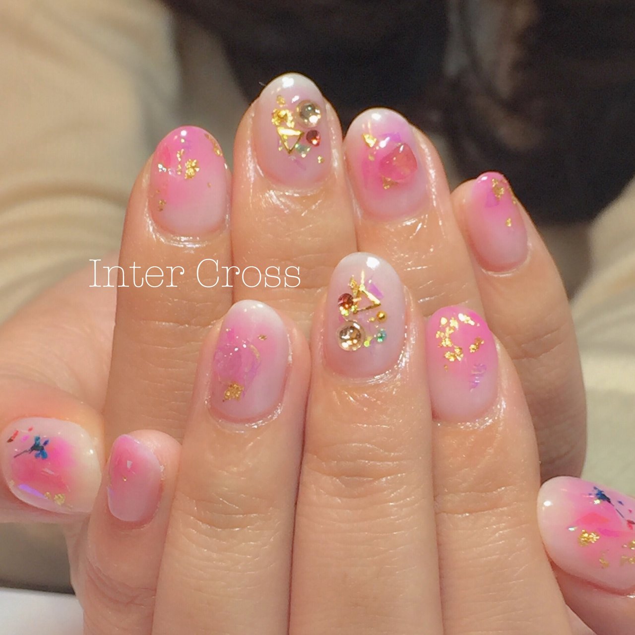 フラワー チーク 押し花 ホワイト ピンク Intercross Nailインタークロス池袋のネイルデザイン No ネイルブック