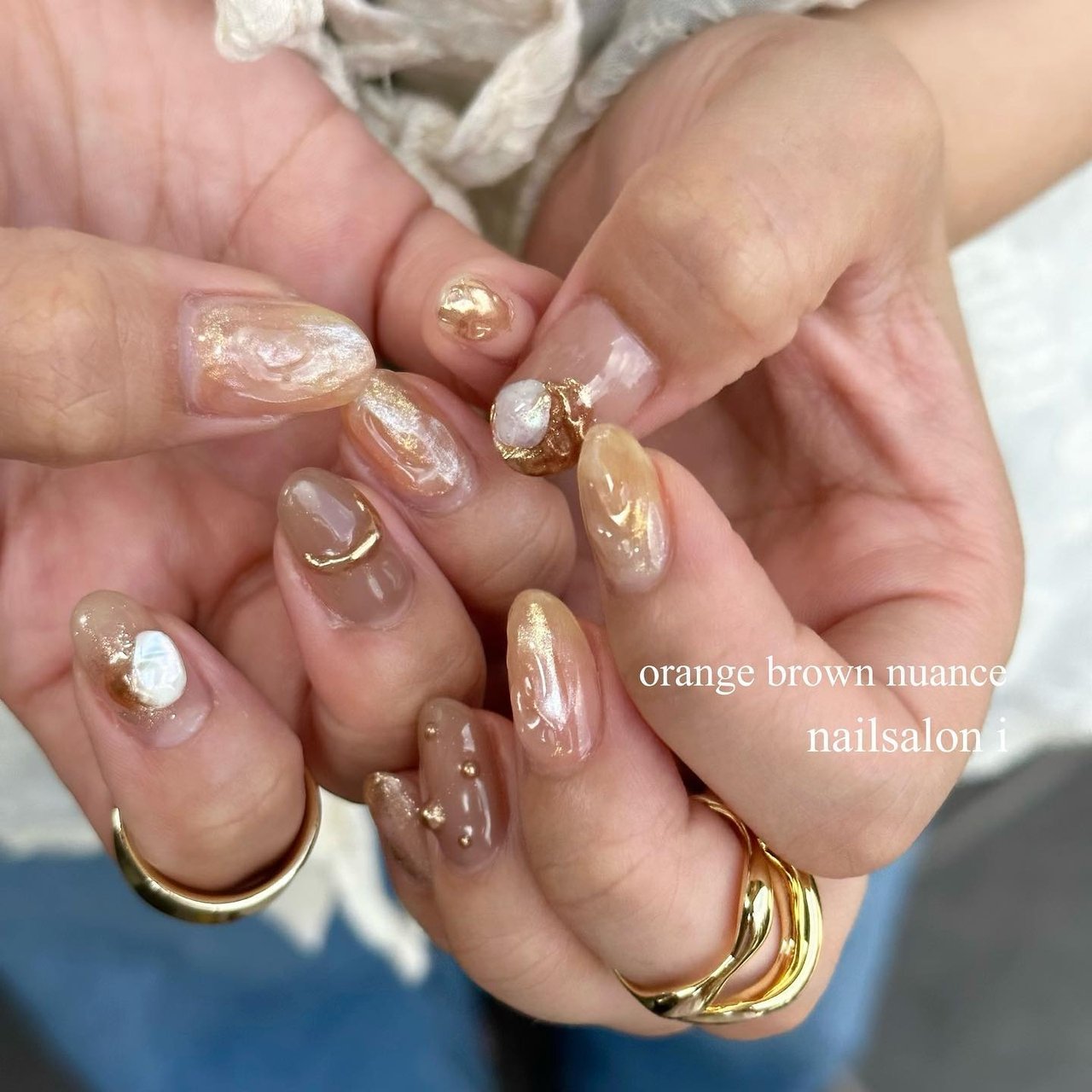 ぷっくりフラワーオーロラニュアンスネイル シェルゴールドミラー