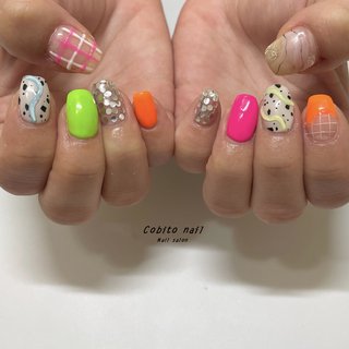 neon color🌈🌈🎉 
海やフェスにピッタリの個性派アートです

.

.

［🙌🏻 art course plus］

@cobito.nail #Cobitonail#代官山ネイルサロン#シンプルネイル#オフィスネイル#ワンカラー#シンプルネイル#ナチュラルネイル#ちゅるんネイル#ツヤツヤネイル#ニュアンスネイル#セルフネイル#個性派ネイル#韓国ネイル#nailart#네일추천#심플네일#시럽네일#감성네일#네일아트#ネオンカラーネイル #フェスネイル#ホログラムネイル #ぷっくりネイル #夏 #リゾート #ライブ #推し活 #ハンド #ホログラム #3D #ニュアンス #個性派 #韓国 #ミディアム #スクエア #クリア #シルバー #ネオンカラー #ジェルネイル #お客様 #Kikuya nail salon（旧）Cobito nail #ネイルブック