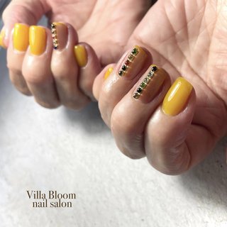 #イエローネイル#黄色ネイル#ビタミンカラーネイル#夏ネイル#夏ネイルデザイン#夏ネイルデザイン2023 #リゾートネイル#韓国ネイル#ワンホンネイル#ビジューネイル#大人ネイルデザイン#きれいめネイル #夏 #海 #リゾート #女子会 #ハンド #ビジュー #キラキラ #ワンホン #韓国 #ミディアム #スクエア #イエロー #ゴールド #ビビッド #ジェルネイル #お客様 #Villa Bloom nail salon #ネイルブック