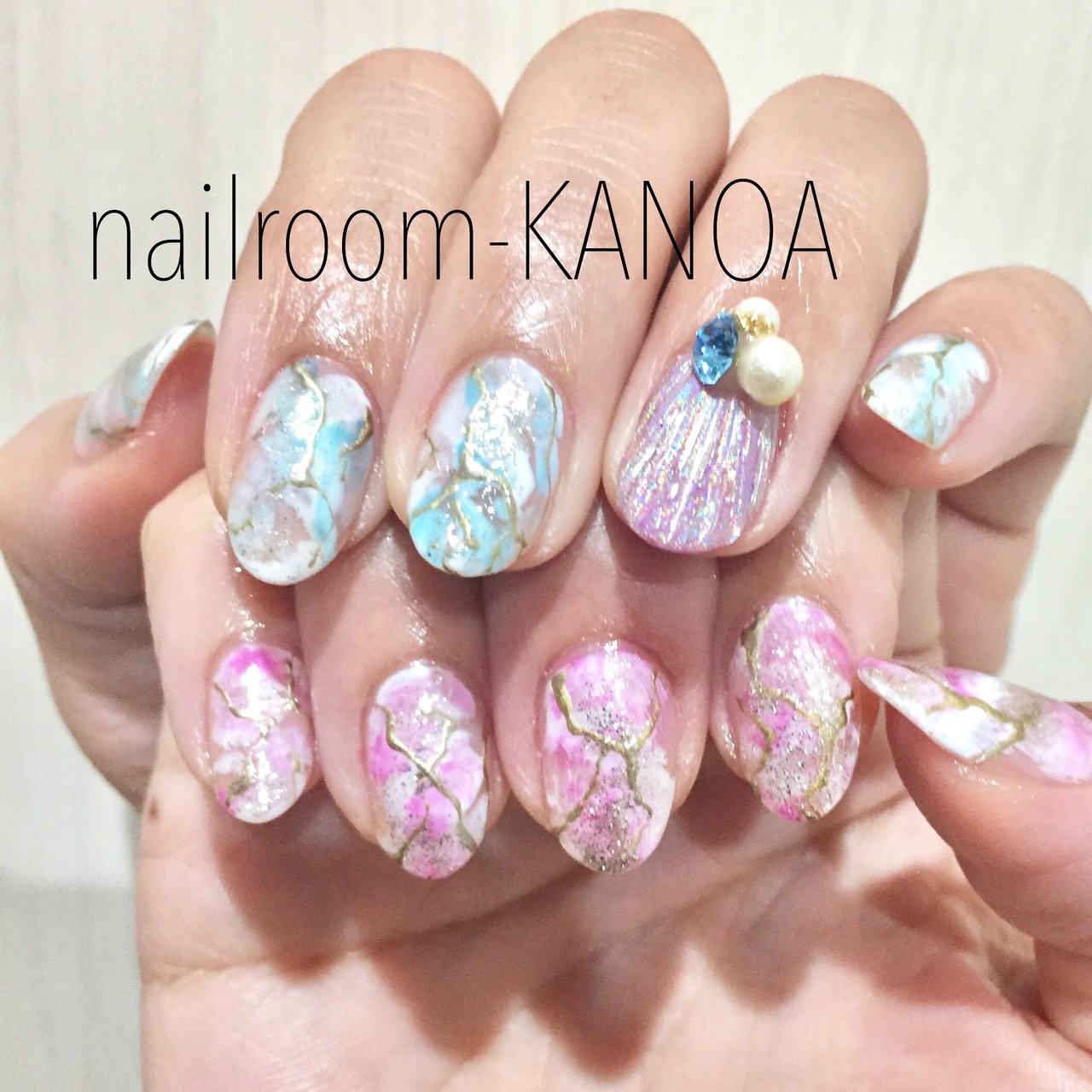 夏 オールシーズン 海 ハンド ビジュー Nailroom Kanoaのネイルデザイン No ネイルブック