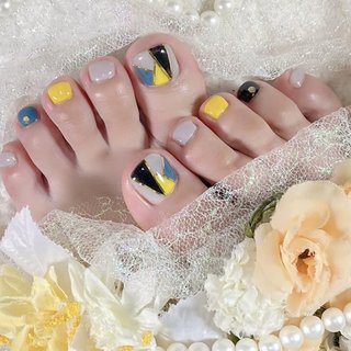 #ブロックフットネイル ホットペッパー予約→ https://beauty.hotpepper.jp/kr/slnH000388294/?cstt=4
Nailbookからの予約→ https://nailbook.jp/nail-salon/22861/
ブログ→ http://thiroom.blog.fc2.com/
ネイル値段表
→http://thiroom.blog.fc2.com/blog-entry-186.html
似顔絵値段表
→ http://thiroom.blog.fc2.com/blog-entry-1600.html?sp
#河内天美 #ネイルサロン #マグネットネイル #グラデーションネイル #フラワーネイル #フィルムネイル　#可愛いネイル #ラメネイル #イケメン似顔絵図鑑 #似顔絵受付中 
#秋ネイル #ブロックネイル #阪神タイガースカラーネイル #オールシーズン #旅行 #ライブ #女子会 #フット #ブロック #スクエア #イエロー #グレー #ブラック #ペディキュア #お客様 #THI-ROOM #ネイルブック