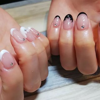 🤍🖤フレンチ👼😈✨ 
｡:+* ﾟ ゜ﾟ *+:｡:+* ﾟ ゜ﾟ *+:｡:+* 

#nail #nailart #gelnail#成田市#成田市ネイルサロン#千葉県ネイル#フレンチネイル#ワンカラー#ホワイトネイル #ブラックネイル#シンプルネイル #隠れ家サロン#デザインネイル #ちょこっとアート #天使と悪魔 #naildesign #nailbook_fan #ハロウィン #ハンド #シンプル #フレンチ #ワンカラー #ホワイト #ブラック #ジェルネイル #お客様 #saori　salon de haru ~Cat Street~ #ネイルブック