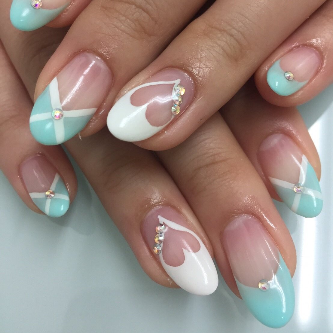 ハンド フレンチ ワンカラー ハート くりぬき Anelloのネイルデザイン No ネイルブック