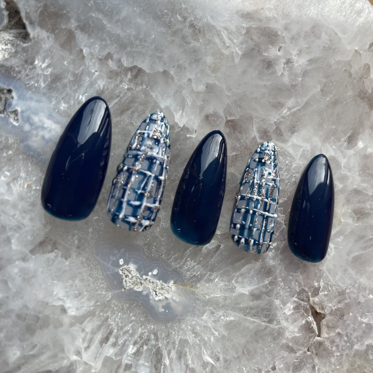 秋/ツイード/ネイビー - Nanase🌙のネイルデザイン[No.8381087