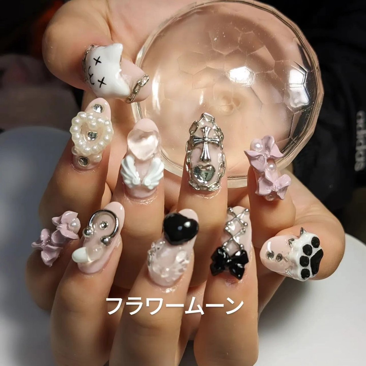 ハンド/ビジュー/ハート/チェーン/リボン - flowermoon_emiのネイル