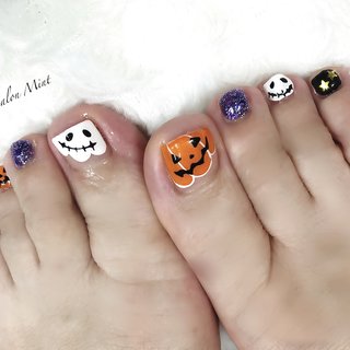#ハロウィン #秋 #ハロウィン #フット #痛ネイル #ショート #スクエア #ホワイト #オレンジ #ジェルネイル #お客様 #ai #ネイルブック