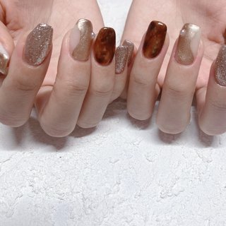 くすみカーキニュアンスゴールドネイル 砂ジェル ミラー 韓国 ちゅるん