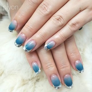 ガラスフレンチ✨ 海のような深いブルー🌊
.
.
.
.
.
 #gel#gelnails#ネイル#ジェルネイル#パラジェル#コロナ対策#ラメ#大人ネイル#ガラスフレンチネイル#初秋ネイル#キラキラネイル#美爪#ニュアンスカラー#大人カラー#大理石#オーロラ#シンプル#gelnails#キラキラネイル#ジェルネイル#パラジェル#スワロフスキー#人気 #新宿南口#駅から徒歩5分#CP#ネイルサロン#ネイル空間#パーソナルカラー#パーソナル診断#カラー診断#カラー診断#変形フレンチ #オールシーズン #ハンド #フレンチ #変形フレンチ #ラメ #ステンドグラス #大人 #ミディアム #スクエア #水色 #ブルー #ゴールド #ジェルネイル #お客様 #mariko ネイルサロンemme #ネイルブック