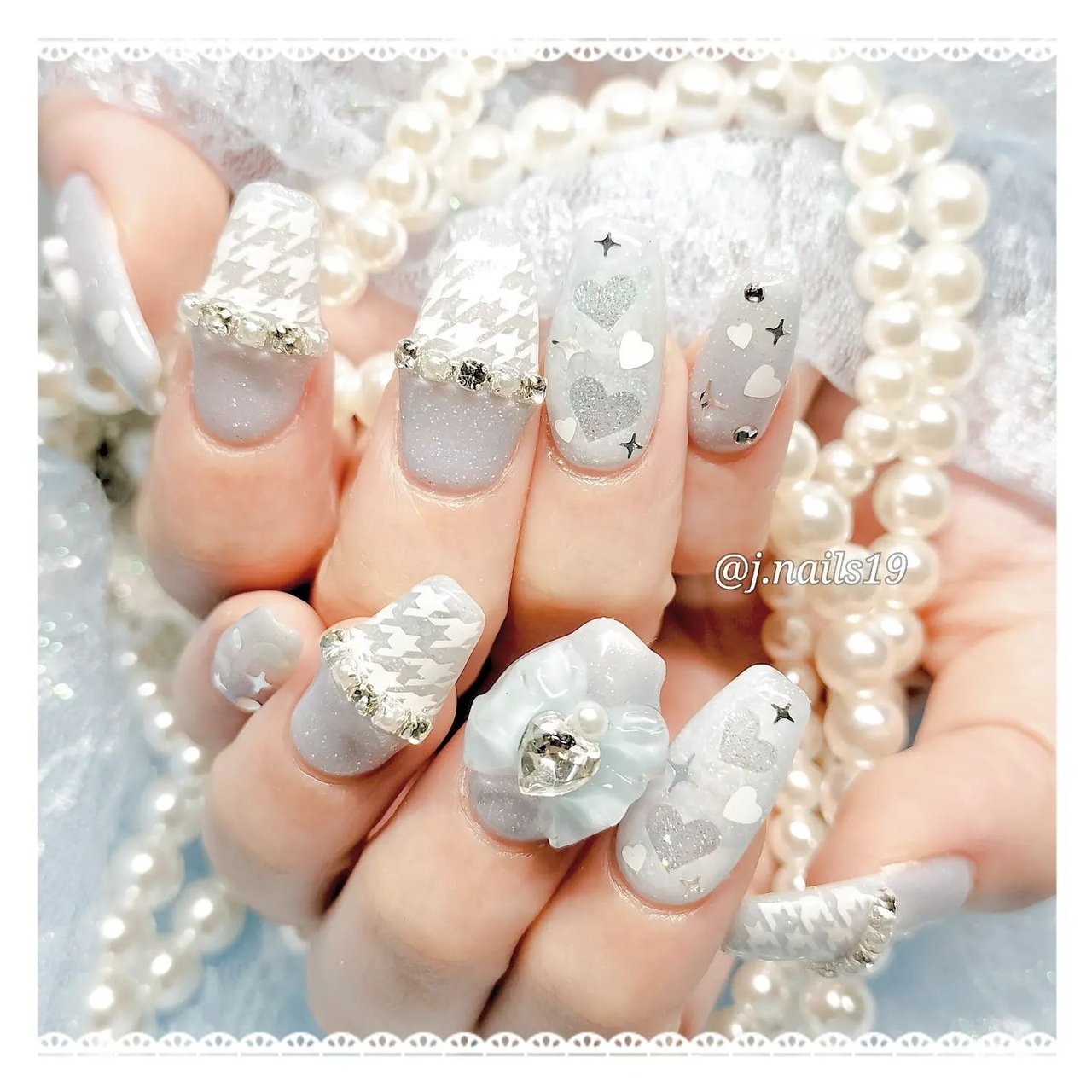 冬/フレンチ/千鳥柄/キラキラ/ワンホン - j.nails19のネイルデザイン