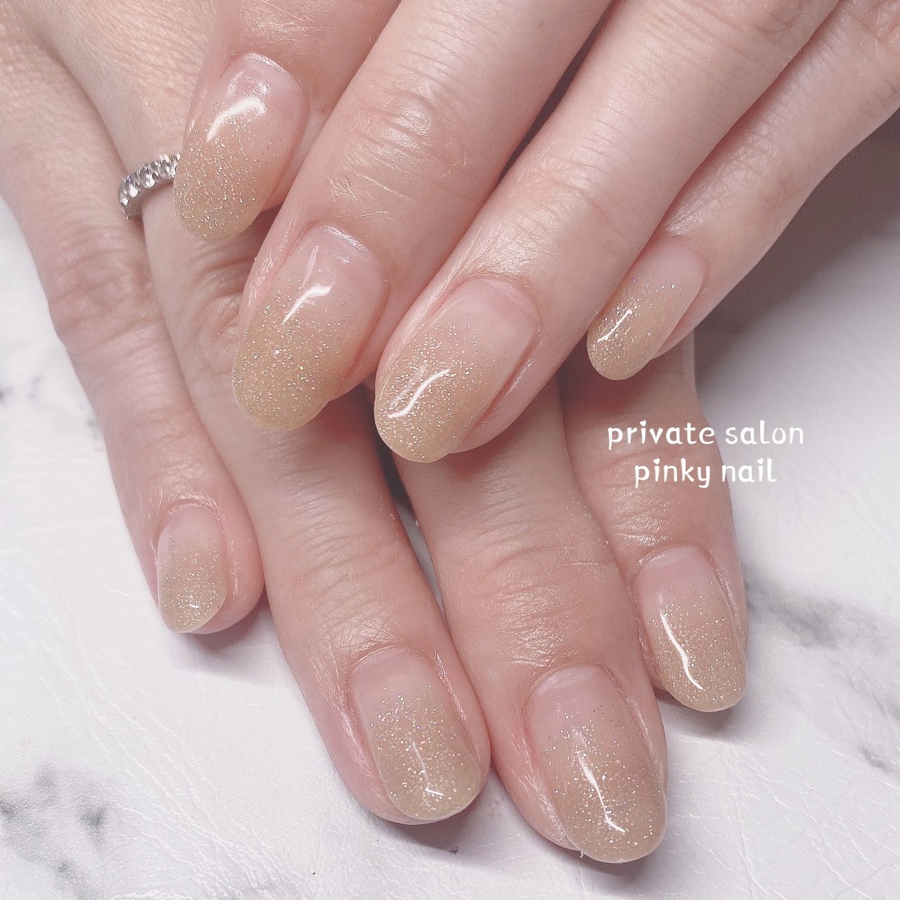 秋/冬/ハンド/グラデーション/アースカラー pinky nail【ピンキーネイル】のネイルデザイン[No.8428611]｜ネイルブック