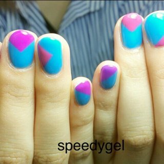 サガン鳥栖カラーのネイルデザイン ネイルブック