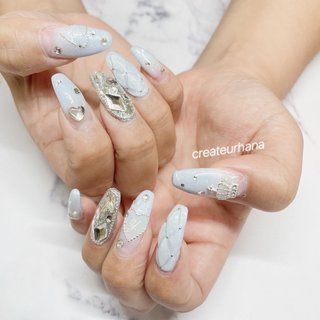 こんにちは😊🩶 クレアトゥール華市原店です❣️
⁡
キルティングとキラキラの埋めつくしが可愛いワンホン風ネイル🩵
グレーっぽい水色がこれからの季節にピッタリのカラーで可愛いデザインです💅🏻🩷
⁡
⁡
 #ワンホンネイル #紅網 #紅網ネイル #水色 #グレー #カラーグラデーション #カラグラ #うめつくしネイル #キルティングネイル #ロングネイル #ハートネイル #ハートアート #チェーンネイル #シルバー #イニシャル #バレリーナネイル #ジェルネイル #ネイルサロン #千葉 #市原 #クレアトゥール華 #オールシーズン #デート #女子会 #ハンド #グラデーション #キルティング #キラキラ #ワンホン #韓国 #ロング #コフィン #水色 #シルバー #パステル #ジェルネイル #お客様 #福原有美 #ネイルブック