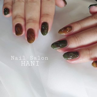 2025年】新着順｜ブラウン/#シアーグリーンネイルのネイルデザイン