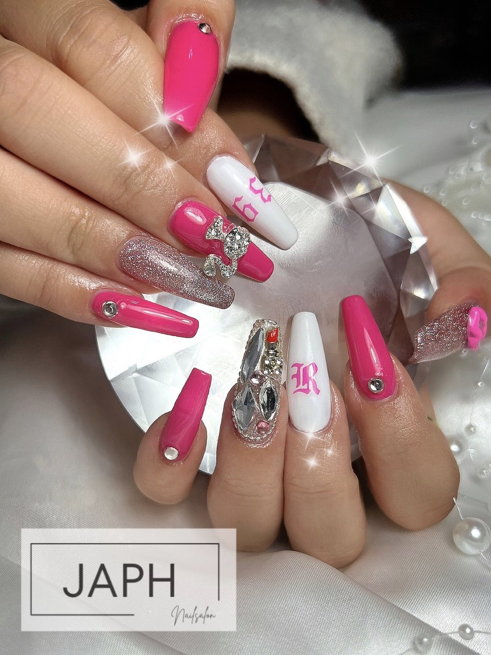 専用 ネイルデザイン モノクロの水玉模様のプレスオンネイル、ゼブラストライプの