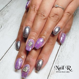 シルバーとパープルでかっこよく💜 キラッキラッと綺麗です✨

#パープルネイル#紫ネイル#クリアカラー#シルバーネイル#クロスネイル## #オールシーズン #ライブ #ハンド #ラメ #ホイル #キラキラ #スクエア #クリア #パープル #シルバー #ジェルネイル #Rrr #ネイルブック