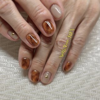 2024年】新着順｜オフィス/#べっ甲柄のネイルデザイン｜ネイルブック 