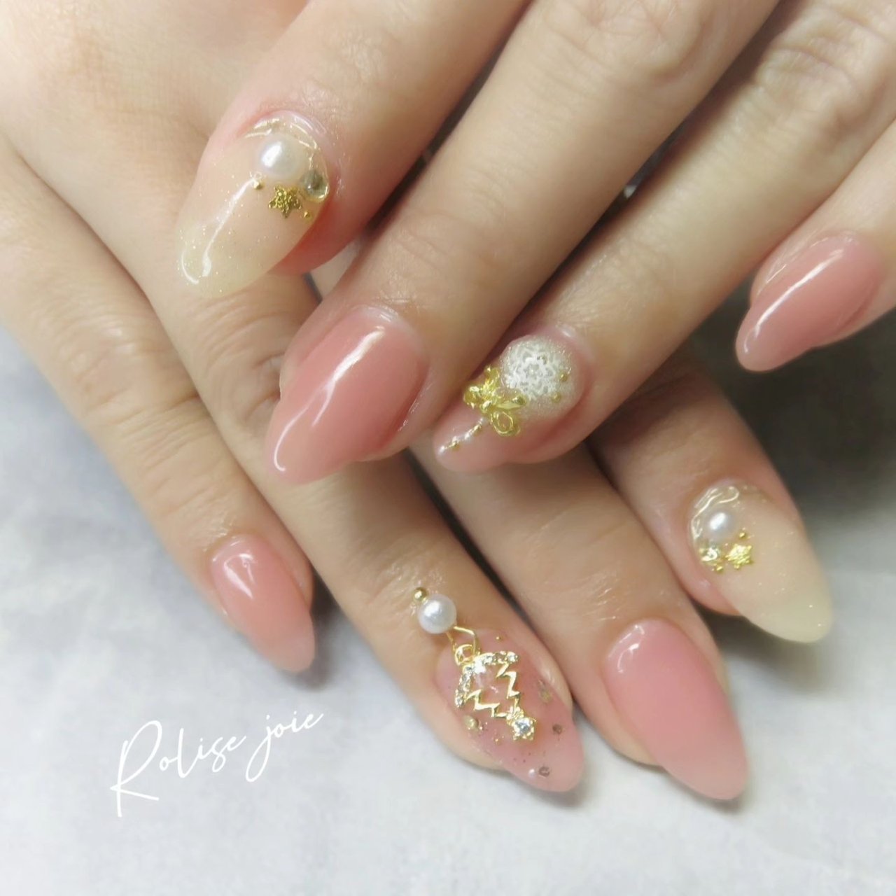 冬/クリスマス/雪の結晶/ピンク/ジェルネイル - Rolise joieのネイル 