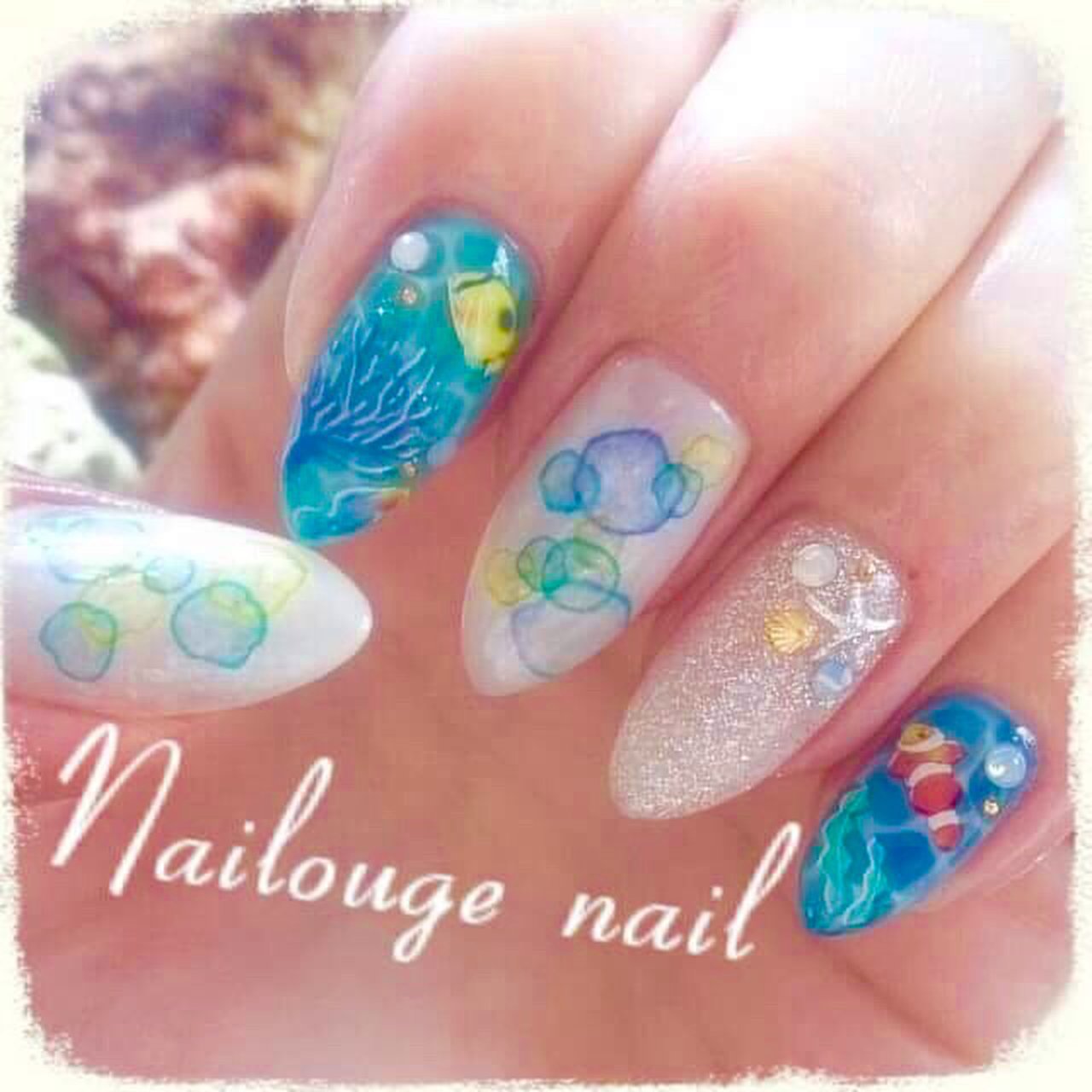 夏 海 リゾート ハンド ラメ Nailsalon Nailougeのネイルデザイン No ネイルブック