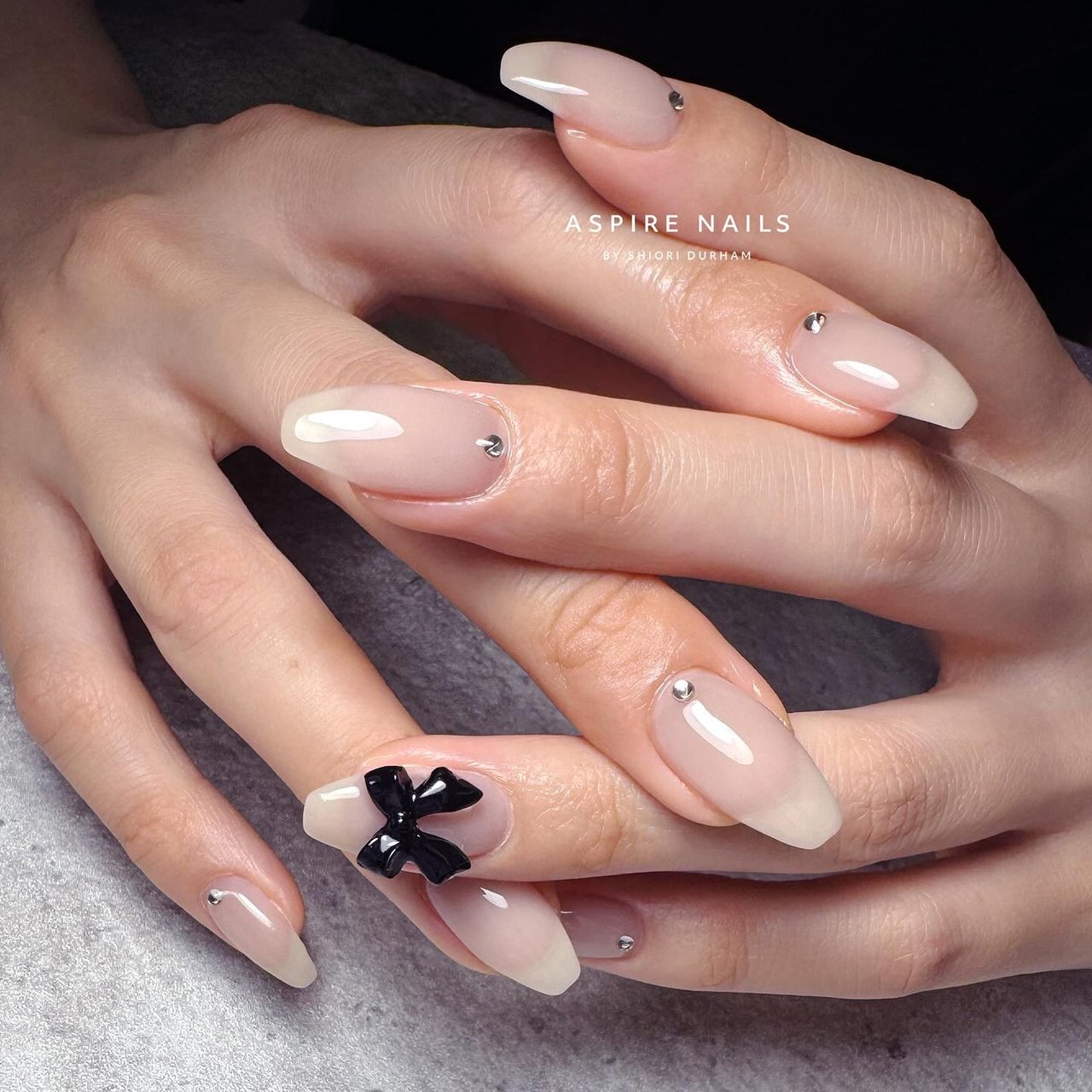 リボン/大人/ちゅるん - ASPIRE NAILSのネイルデザイン[No.8501477