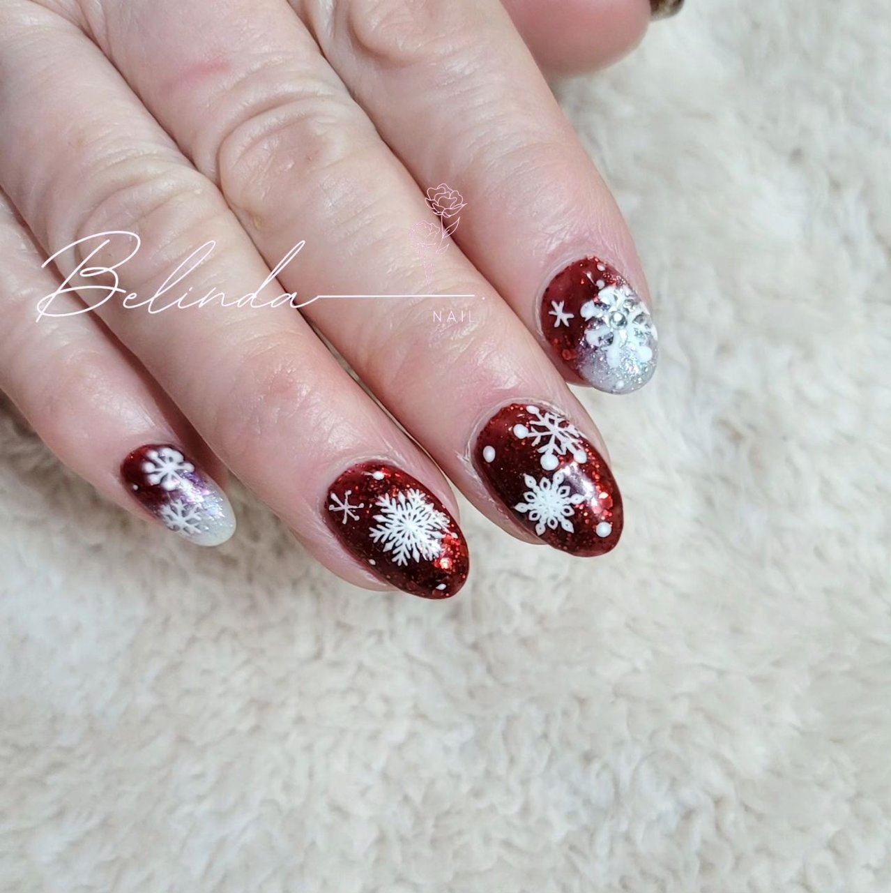 冬 クリスマス★レジン 雪の結晶 赤★クリスタルガラス レッド★サージカルピアス 冬 クリスマス☆レジン 雪の結晶 赤☆クリスタルガラス レッド